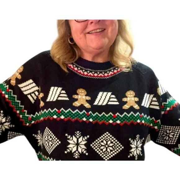 Aldi Gear Christmas Sweater and Hat Beanie Large 2024 Holiday Graphic AOP NEW - Picture 3 of 7